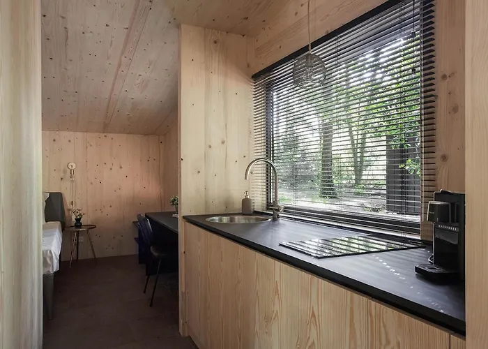 Buitenplaats Petersburg אכסניה *