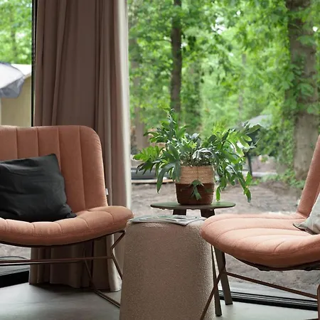 Buitenplaats Petersburg 롯지 아른헴