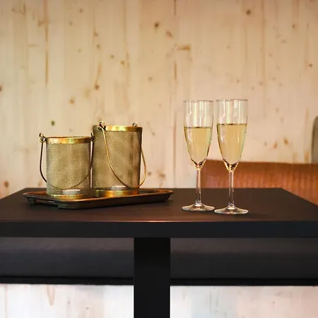 Buitenplaats Petersburg 롯지 *